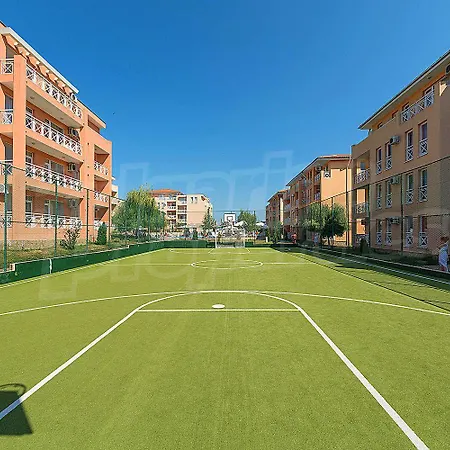 Double Cherry 公寓