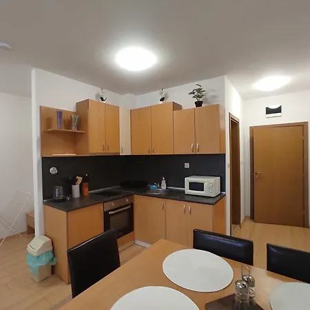 Double Cherry 公寓